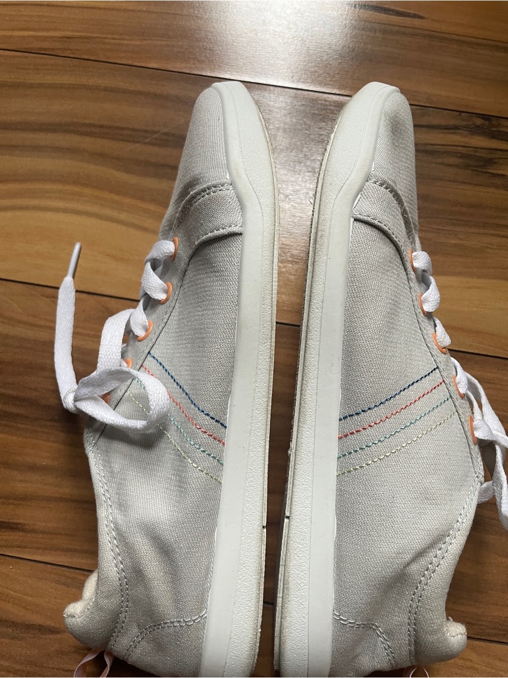 Vionic Beach Canvas Sneakers in Cream with Peach Eyelets women’s size 7.5 - Picture 5 of 9